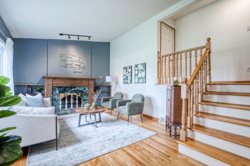 Living Room - 17 Av. Des Ormes, Saint-Basile-Le-Grand, QC - Indoor With Fireplace