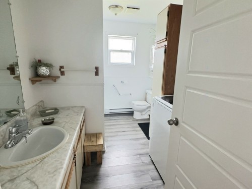 Bathroom - 407 Ch. St-Luc, Rouyn-Noranda, QC - Indoor Photo Showing Bathroom