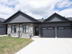 510 Gemstone Drive Thunder Bay, ON P7G 2S5