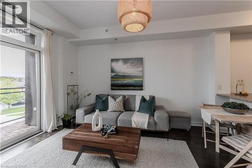 5010 Corporate Drive Unit# 307, Burlington, ON - Indoor Photo Showing Living Room