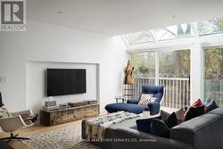 16 - 390 WELLESLEY STREET E Toronto, ON M4X 1H6