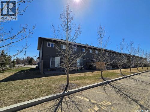 5 815 5Th Street Ne, Weyburn, SK 