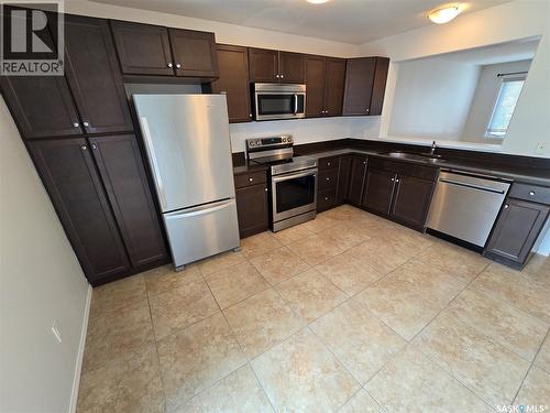 5 815 5Th Street Ne, Weyburn, SK 