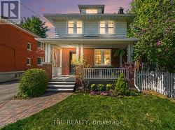 5 GROVE AVENUE  Ottawa, ON K1S 3A5