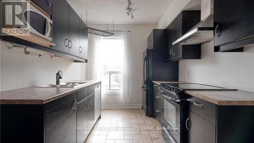 43 Crooks Street, Hamilton, ON - Indoor Photo Showing Kitchen