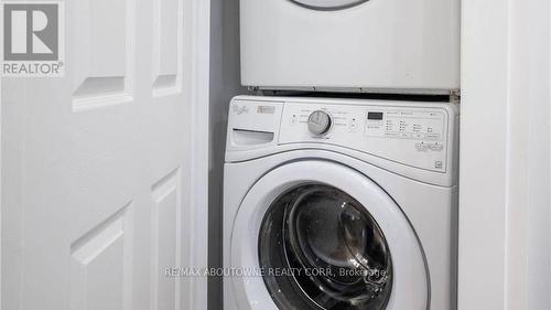 43 Crooks Street, Hamilton, ON - Indoor Photo Showing Laundry Room