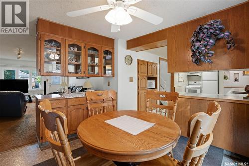 2425 Edgar Street, Regina, SK - Indoor Photo Showing Dining Room