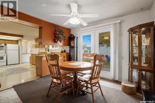 2425 Edgar Street, Regina, SK - Indoor Photo Showing Dining Room