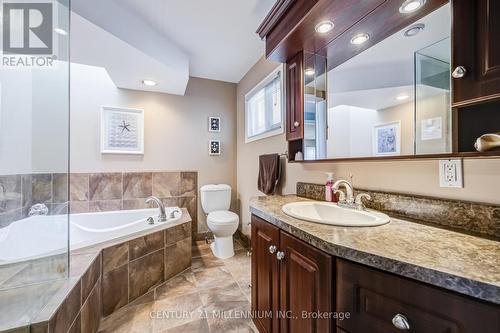 7220 Danton Promenade, Mississauga, ON - Indoor Photo Showing Bathroom