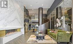 820 - 395 DUNDAS STREET Oakville, ON L6M 4M2
