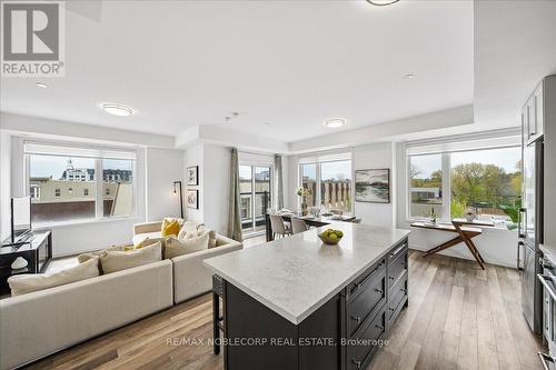 116 - 600 Alex Gardner Circle, Aurora, ON - Indoor Photo Showing Living Room