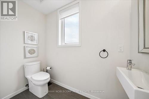 116 - 600 Alex Gardner Circle, Aurora, ON - Indoor Photo Showing Bathroom