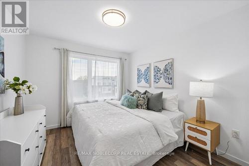 116 - 600 Alex Gardner Circle, Aurora, ON - Indoor Photo Showing Bedroom