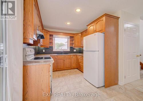 225 Dartmoor Crescent, Waterloo, ON - Indoor Photo Showing Kitchen