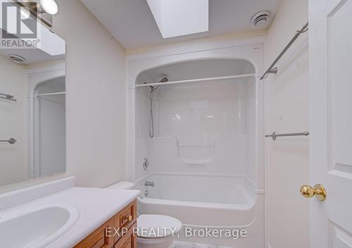 225 Dartmoor Crescent, Waterloo, ON - Indoor Photo Showing Bathroom