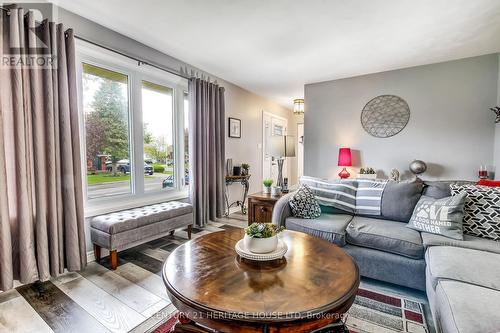 2 David Drive, St. Thomas, ON - Indoor Photo Showing Living Room