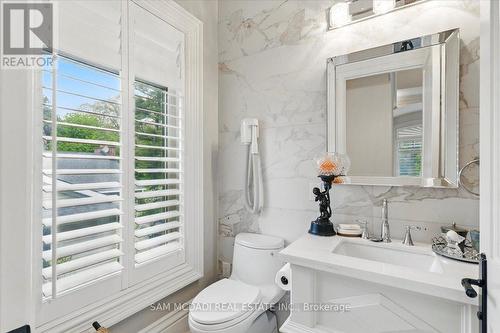 883 Parkland Avenue, Mississauga, ON - Indoor Photo Showing Bathroom