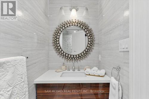 883 Parkland Avenue, Mississauga, ON - Indoor Photo Showing Bathroom