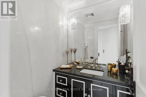 883 Parkland Avenue, Mississauga, ON - Indoor Photo Showing Bathroom