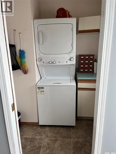 404 Petterson Drive, Estevan, SK - Indoor Photo Showing Laundry Room