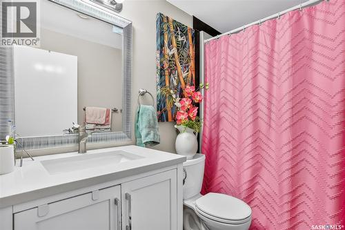 1601 Cumberland Avenue S, Saskatoon, SK - Indoor Photo Showing Bathroom