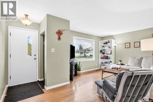 1601 Cumberland Avenue S, Saskatoon, SK - Indoor Photo Showing Living Room