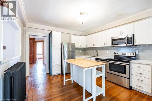 137 Sherman Avenue S, Hamilton, ON - Indoor Photo Showing Kitchen