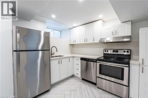 137 Sherman Avenue S, Hamilton, ON - Indoor Photo Showing Kitchen