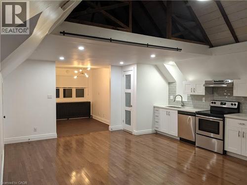 137 Sherman Avenue S, Hamilton, ON - Indoor Photo Showing Kitchen