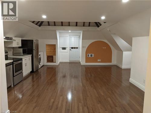 137 Sherman Avenue S, Hamilton, ON - Indoor Photo Showing Kitchen