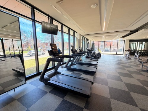 Exercise Room - 711-5175 Rue Mackenzie, Montréal (Côte-Des-Neiges/Notre-Dame-De-Grâce), QC - Indoor Photo Showing Gym Room