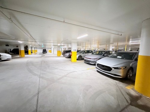 Garage - 711-5175 Rue Mackenzie, Montréal (Côte-Des-Neiges/Notre-Dame-De-Grâce), QC - Indoor Photo Showing Garage