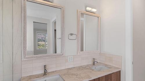 2140 Montenegro Drive, Kelowna, BC - Indoor Photo Showing Bathroom
