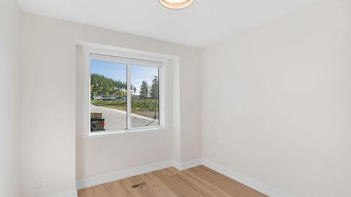 2140 Montenegro Drive, Kelowna, BC - Indoor Photo Showing Other Room