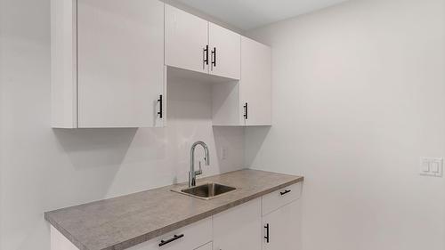 2140 Montenegro Drive, Kelowna, BC - Indoor Photo Showing Kitchen