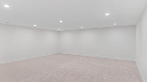 2140 Montenegro Drive, Kelowna, BC - Indoor Photo Showing Other Room
