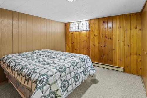 215 33Rd Avenue, Erickson, BC - Indoor Photo Showing Bedroom
