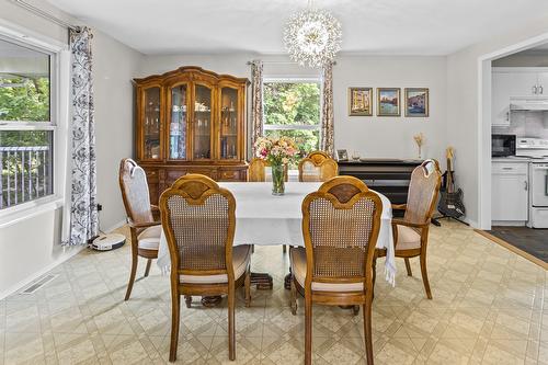 1027 Huscroft Road, Lister, BC - Indoor Photo Showing Dining Room