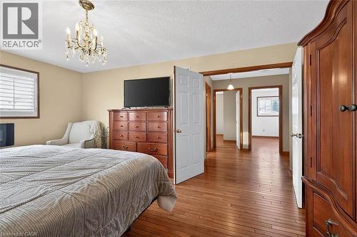 15 Gabriele Court, Hamilton, ON - Indoor Photo Showing Bedroom