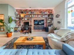 #301-501 Park Pl Esquimalt, BC V9A 0H3
