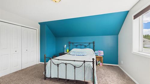 1516 20Th Avenue, Cranbrook, BC - Indoor Photo Showing Bedroom