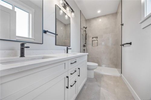 145 Marina View Dr, Ladysmith, BC 