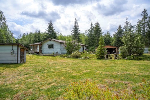 400 Dyer Rd, Sayward, BC 
