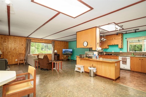 400 Dyer Rd, Sayward, BC 