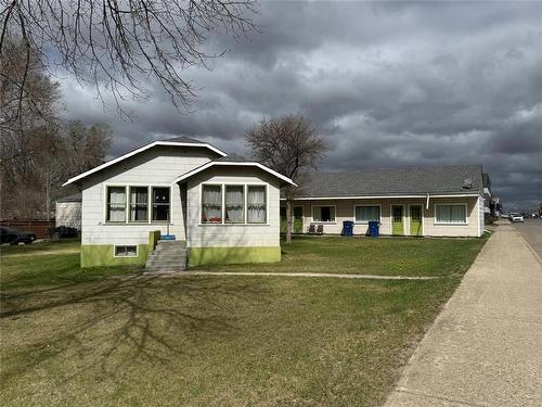 664 7Th Avenue S, Virden, MB - Outdoor With Facade