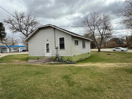 664 7Th Avenue S, Virden, MB - Outdoor