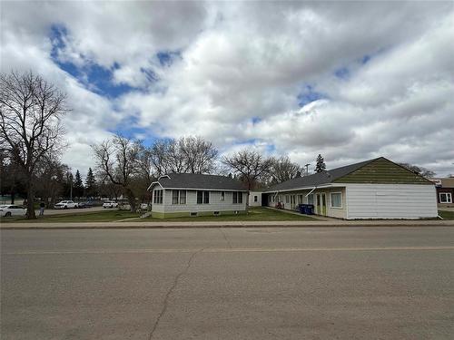 664 7Th Avenue S, Virden, MB - Outdoor