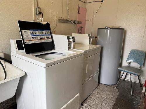 664 7Th Avenue S, Virden, MB - Indoor Photo Showing Laundry Room