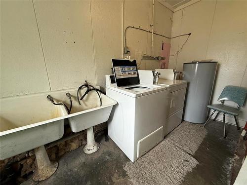 664 7Th Avenue S, Virden, MB - Indoor Photo Showing Laundry Room