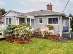 4034 Carey Rd Saanich, BC V8Z 4E8